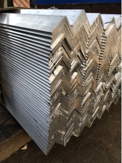 Алюминиевый уголок